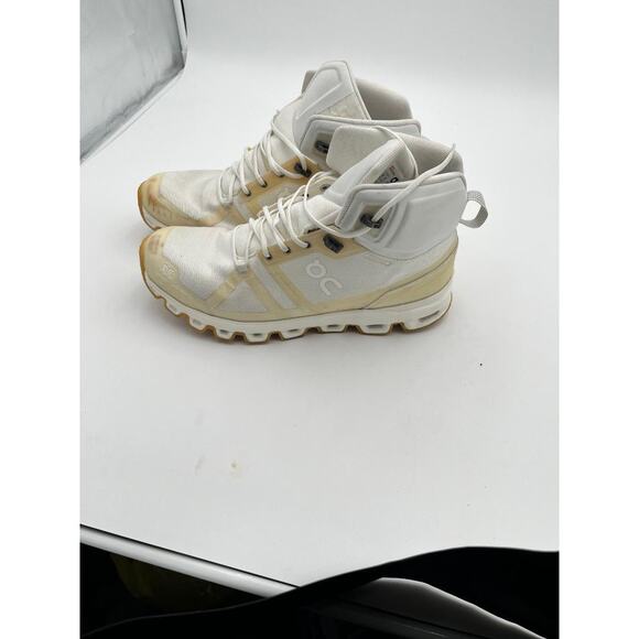 On Cloud Hi Mens 11 White High Top Sneakers Swiss Engineering Athletic Urban * - Picture 1 of 9